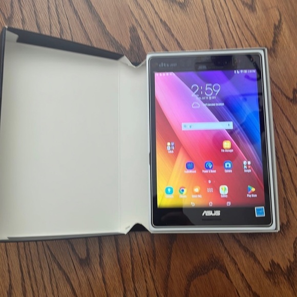 ASUS ZenPad S 8.0. 32 go. Model P01M. Android Tablet - Picture 2 of 4